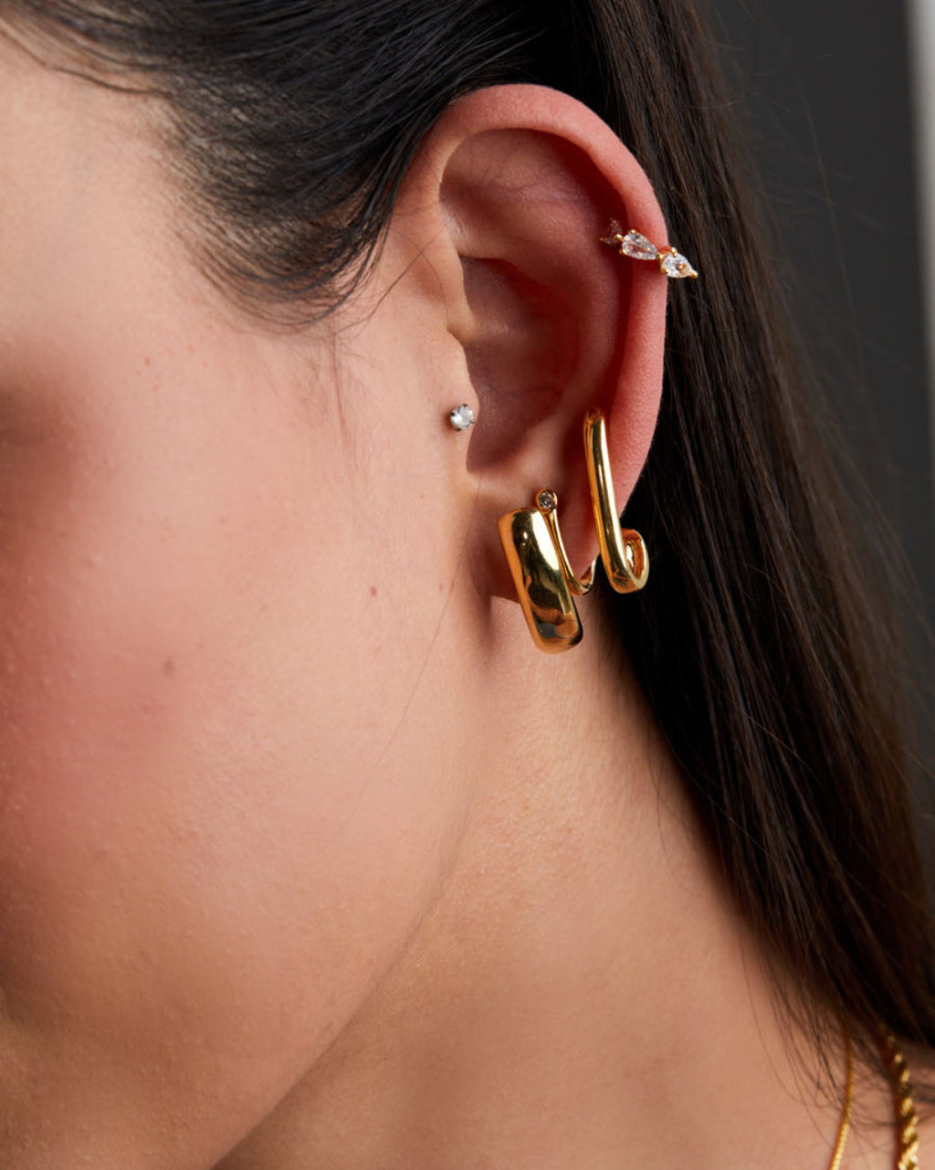 ear-hook-dourada-papoula-lina-2