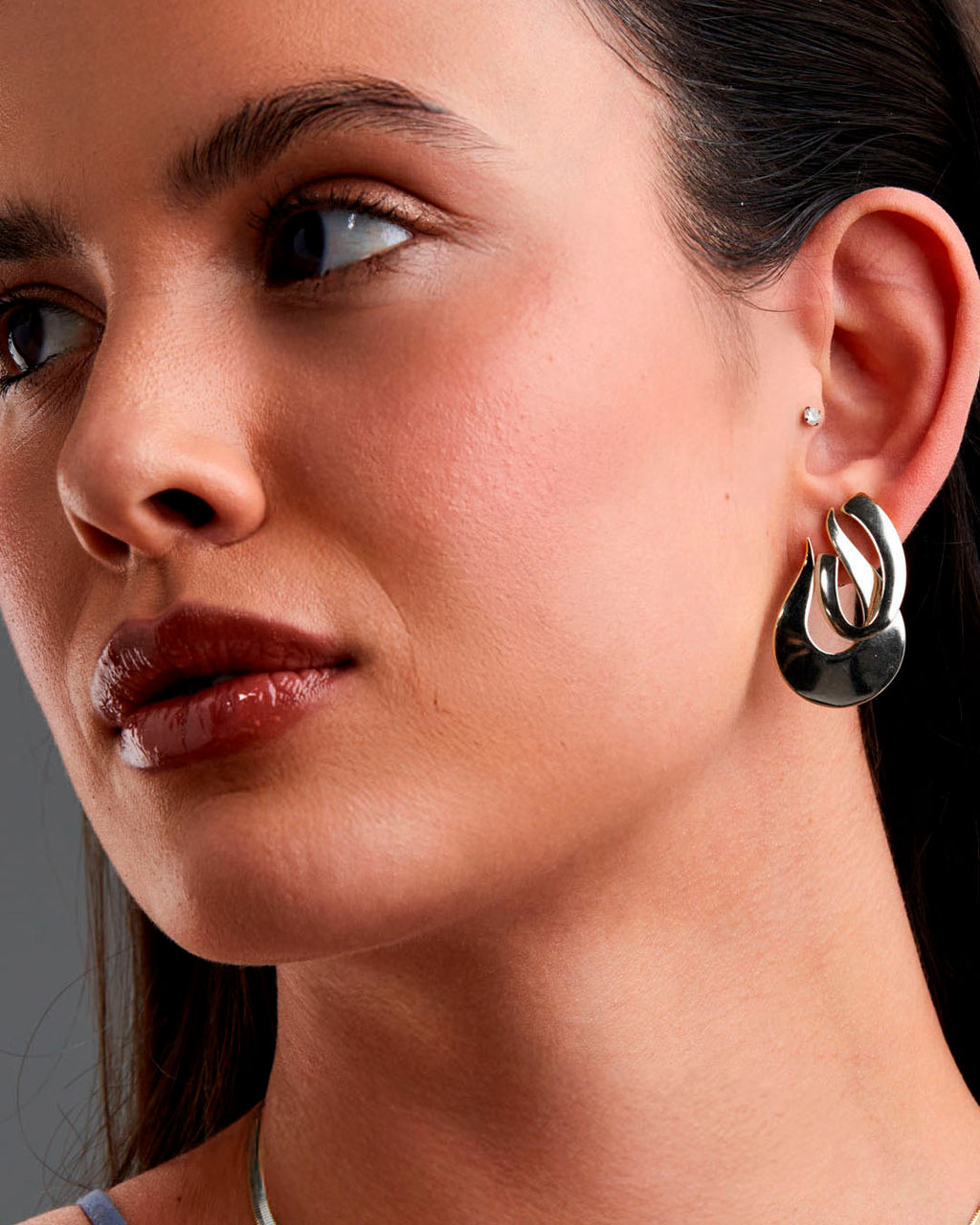 brinco-aberto-prateado-papoula-orbita-2