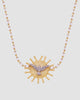 choker espírito santo dourada Papoula, semijoia banhada a ouro 18k com corrente em zircônias retangulares brilhantes e pingente espírito santo de 2cm com zircônias, 30cm + 10cm de extensão, acabamento polido brilhante, antialérgico, fotografado em fundo cinza neutro, fotografia de produto para e-commerce