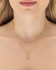 Colar duplo feminino banhado a ouro 18k com pingente Nossa Senhora Aparecida cravejado de microzircônias — semijoia religiosa Papoula