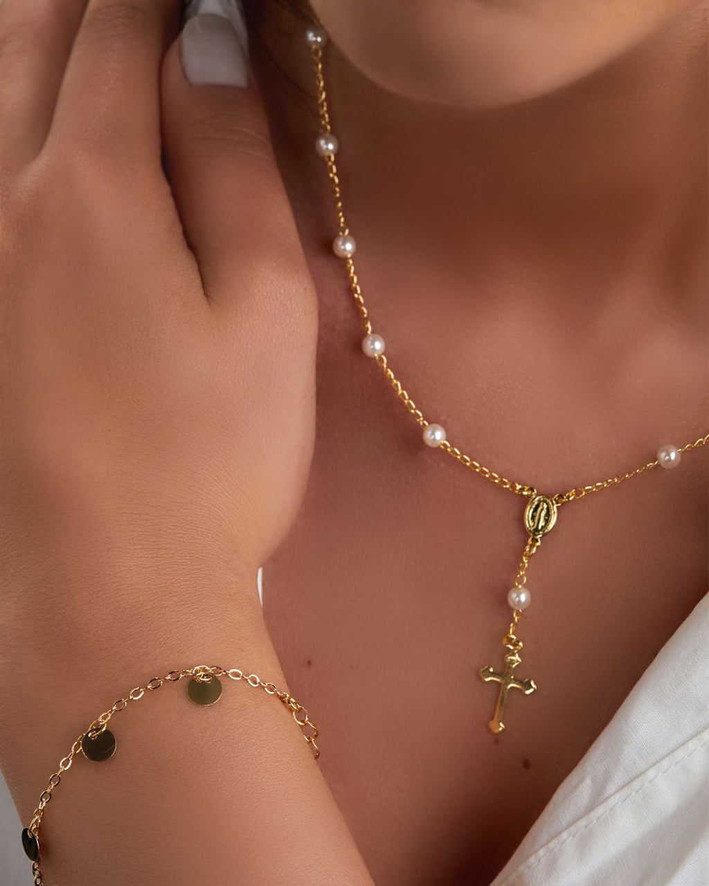 colar-terco-perolas-45cm-dourado-papoula-blessed-be-3