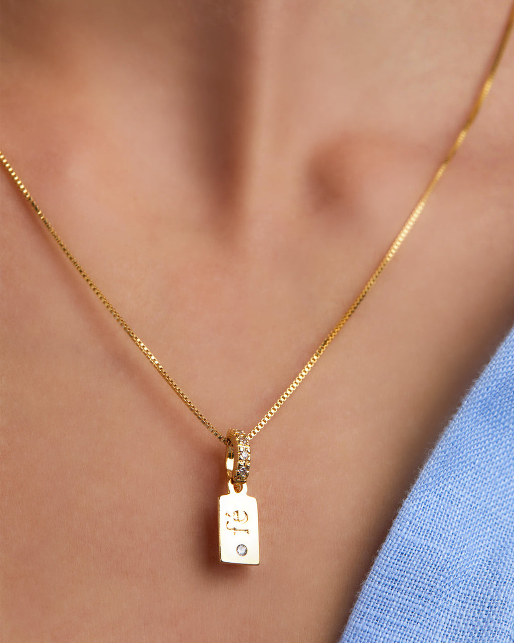 colar-placa-fe-dourada-papoula-blessed-be-2