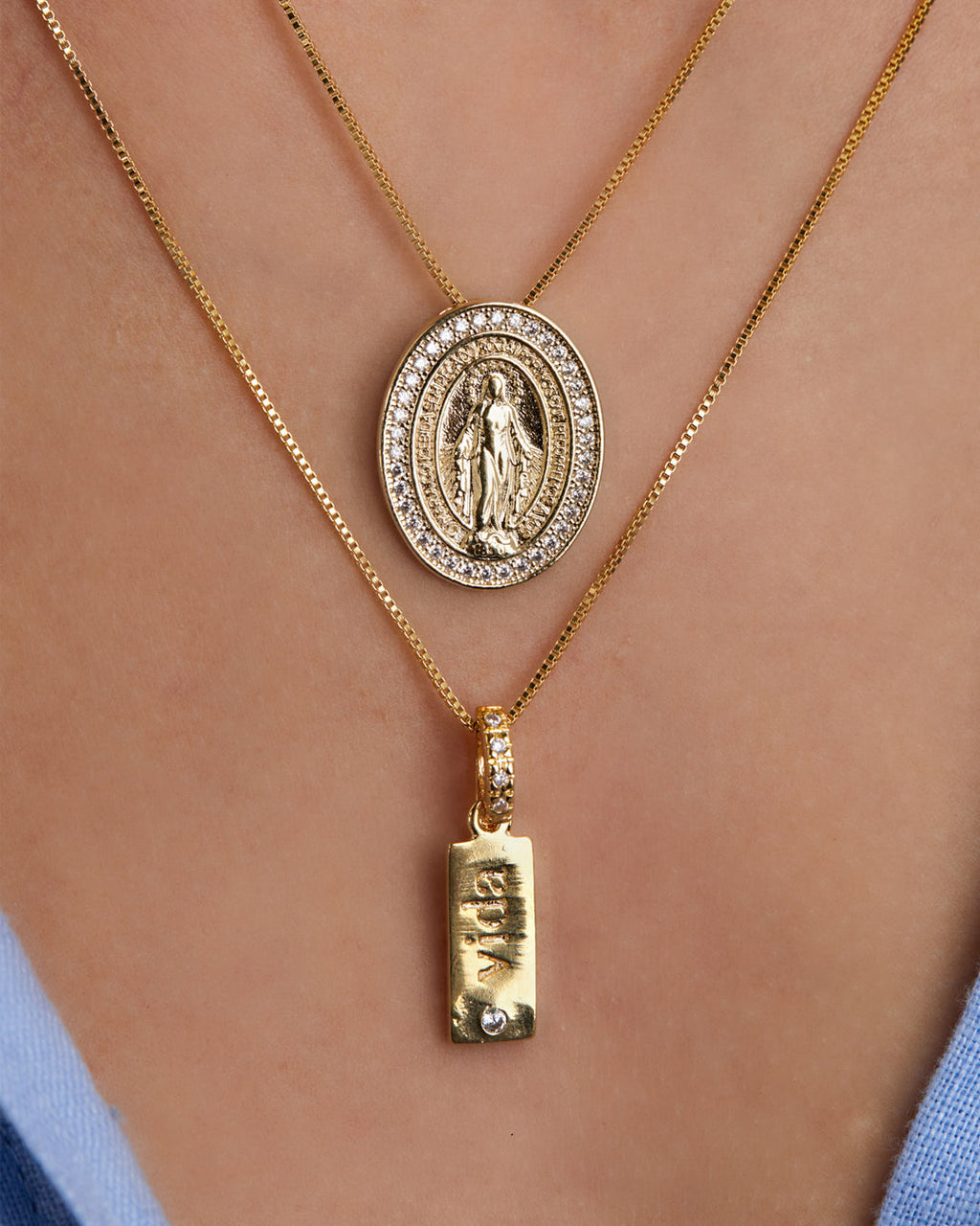 gargantilha-n-s-das-gracas-cravejada-dourada-papoula-blessed-be-3