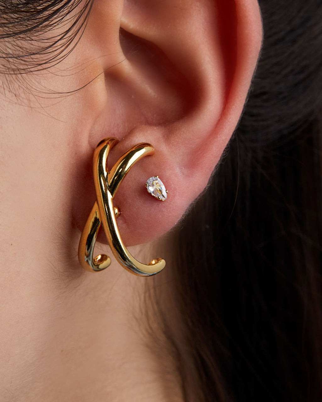 brinco-x-dourado-papoula-fio-2