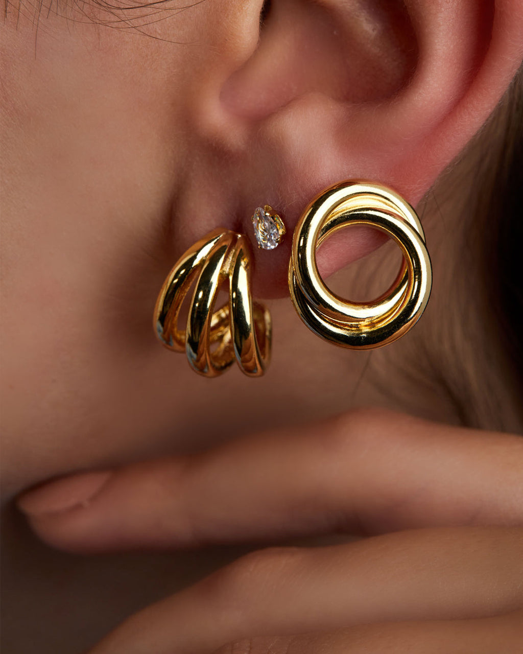 brinco-circulo-entrelacado-dourado-papoula-fio-2