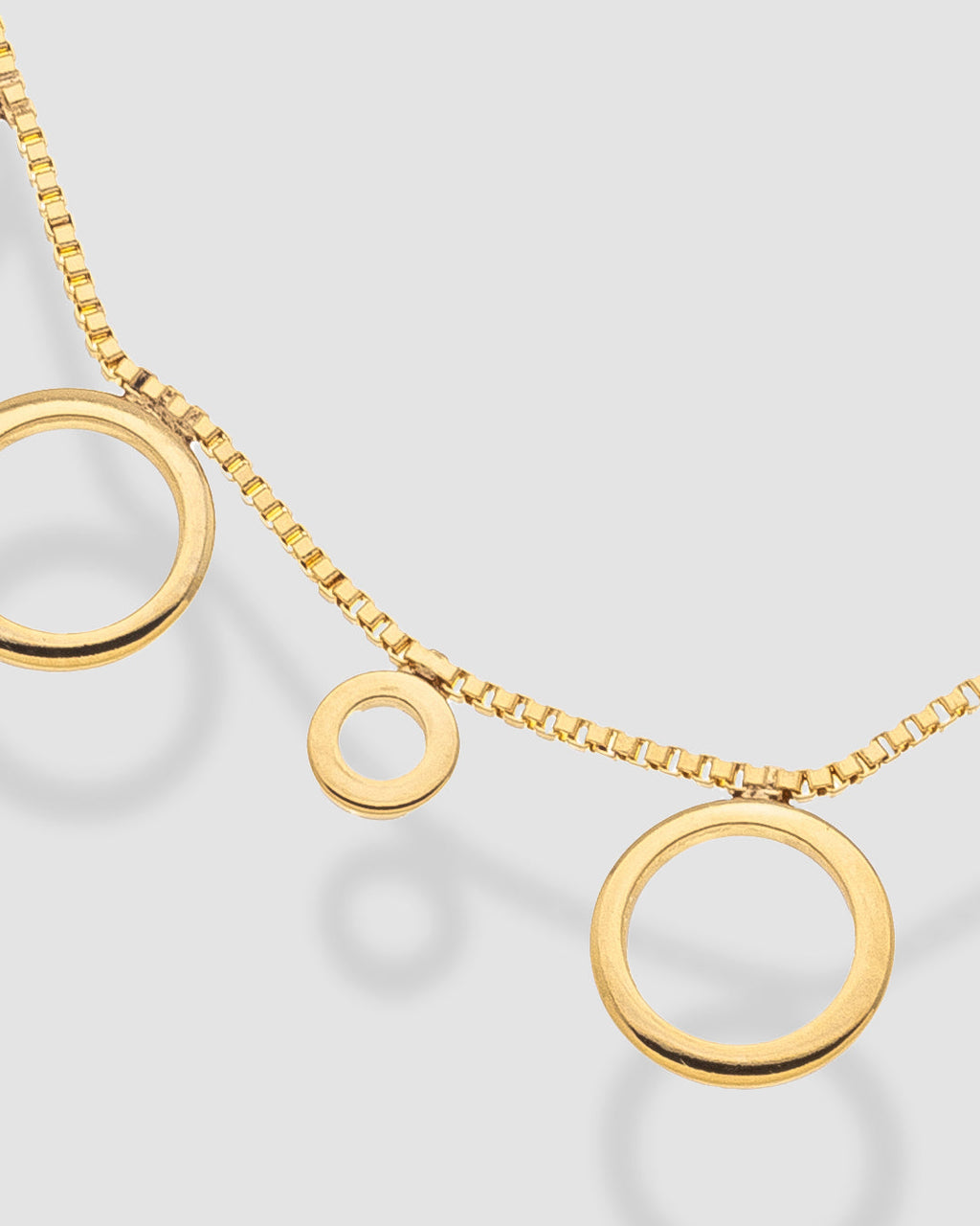 colar-pingentes-circulos-dourado-40cm-papoula-loop-3