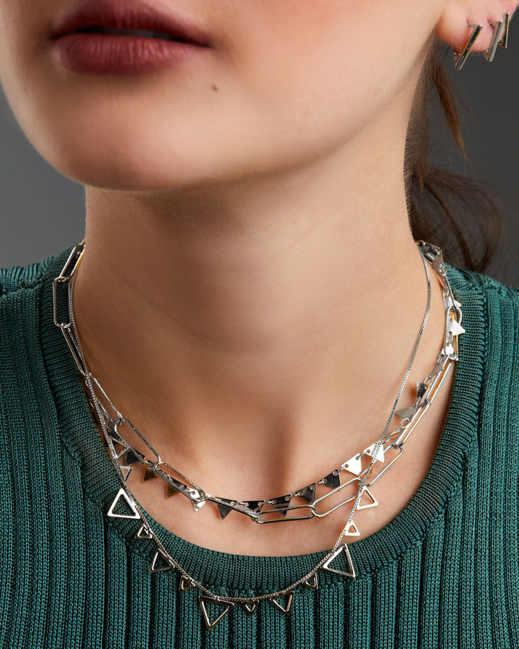 choker-triangulo-prateado-35cm-papoula-geometrica-2