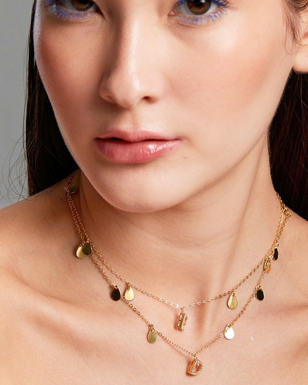 colar-gota-e-letra-dourada-papoula-personalizado-3