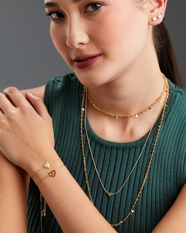 gargantilha-tripla-pingente-coracoes-dourada-papoula-infinity-2