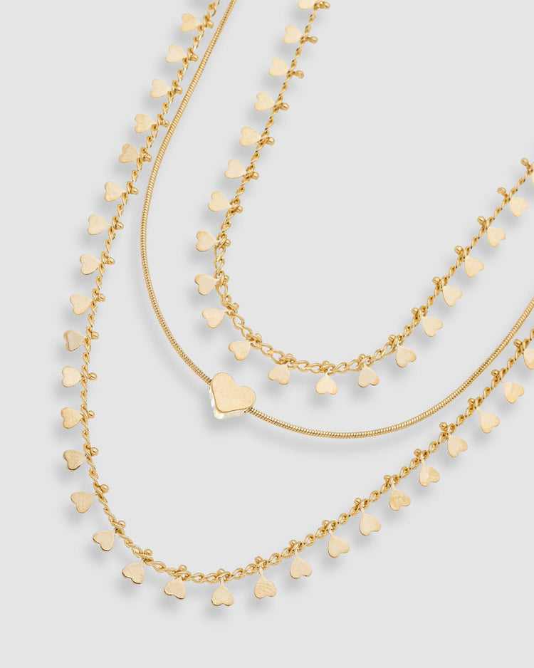 gargantilha-tripla-pingente-coracoes-dourada-papoula-infinity-1