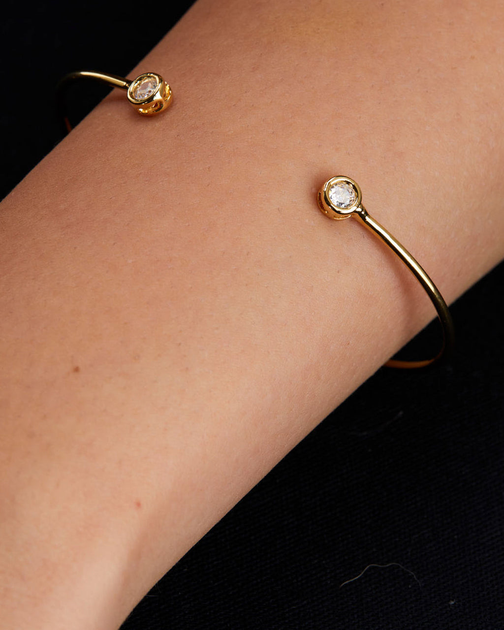 bracelete-ajustavel-dourado-papoula-pontos-de-luz-2