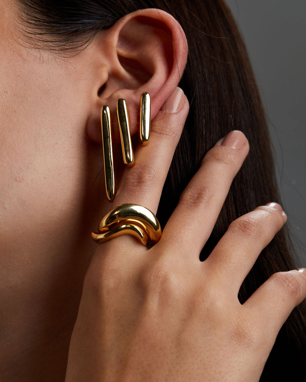 brinco-linha-dourado-2cm-papoula-lina-2