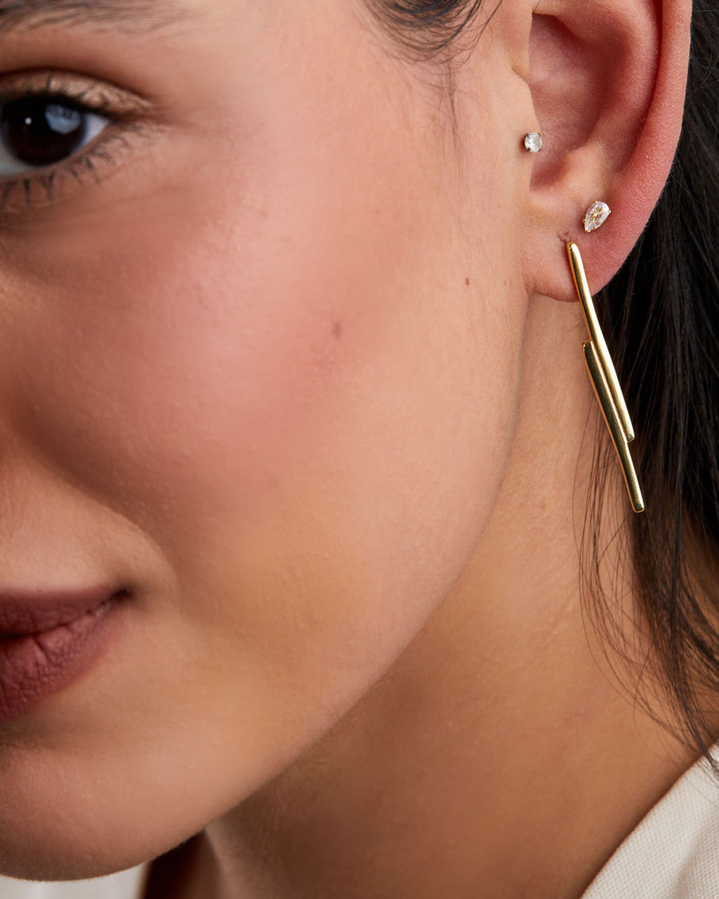 brinco-linha-dupla-dourado-papoula-lina-2