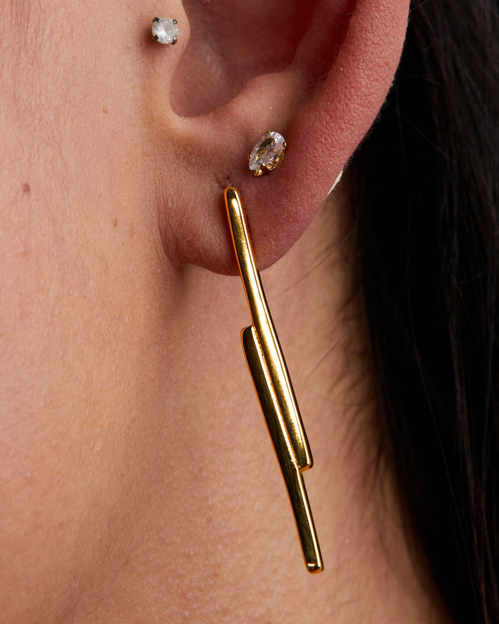 brinco-linha-dupla-dourado-papoula-lina-4