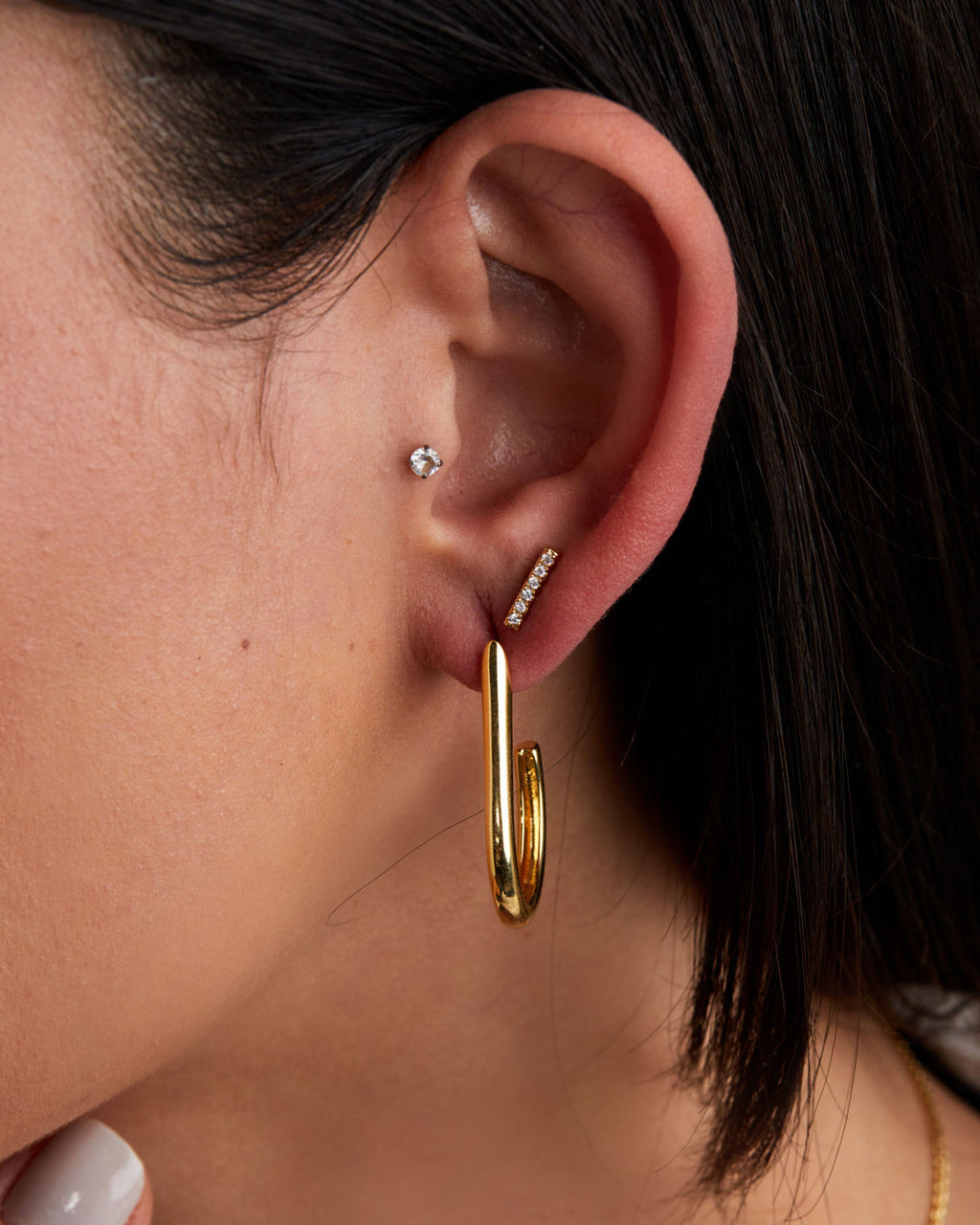 argola-curva-dourada-papoula-lina-2