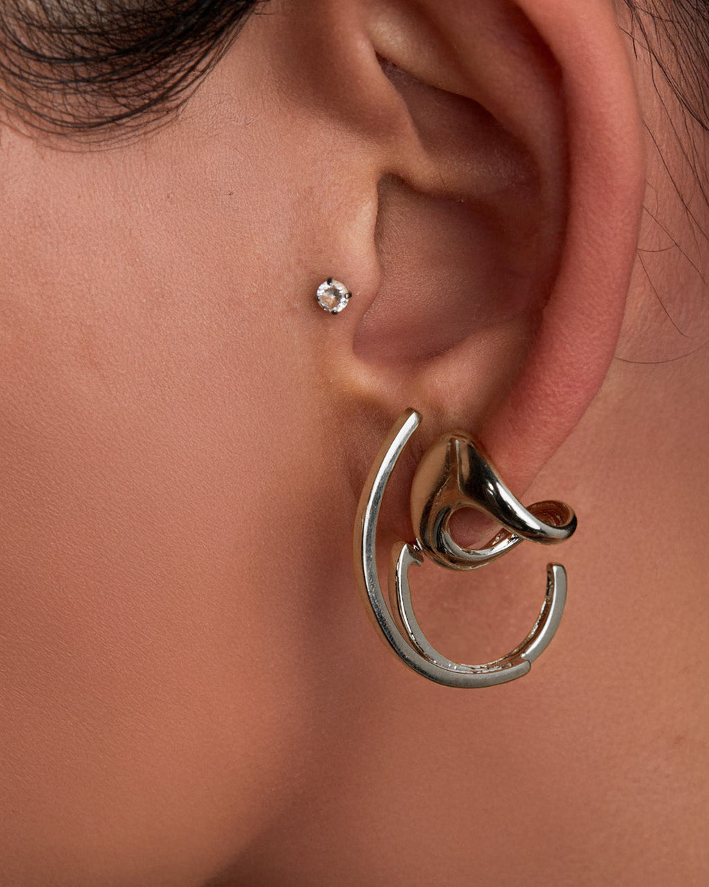 ear-hook-prateada-papoula-fio-2