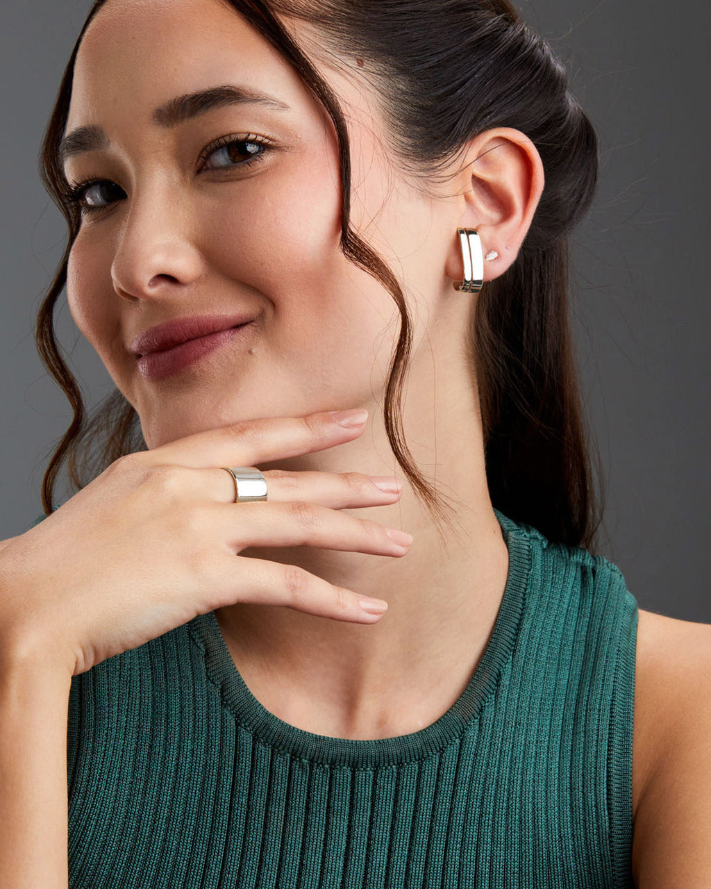 ear-hook-prateado-papoula-volpi-2