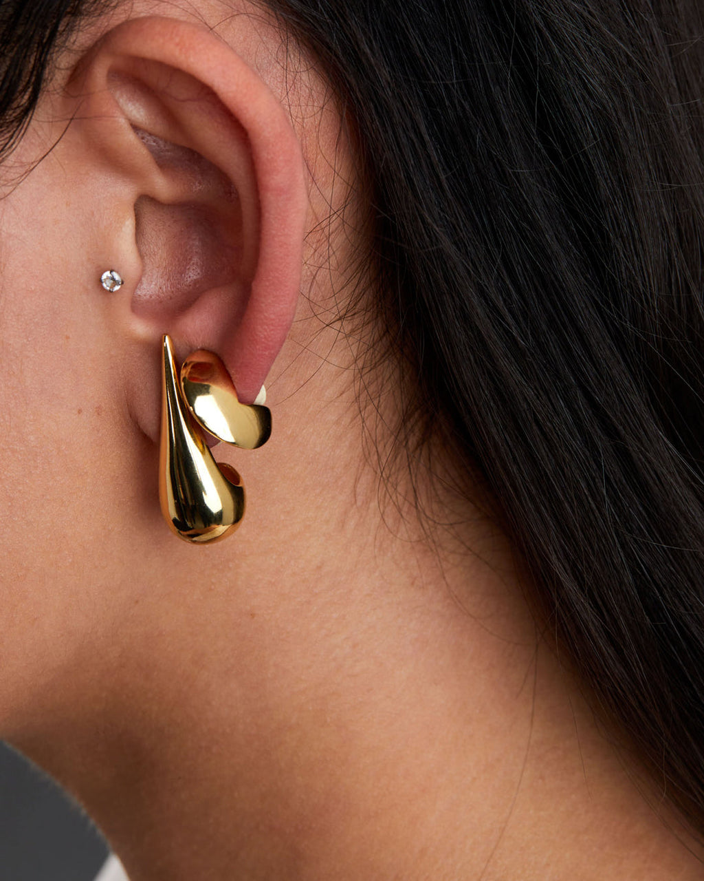 argola-gota-dourado-papoula-liquida-2