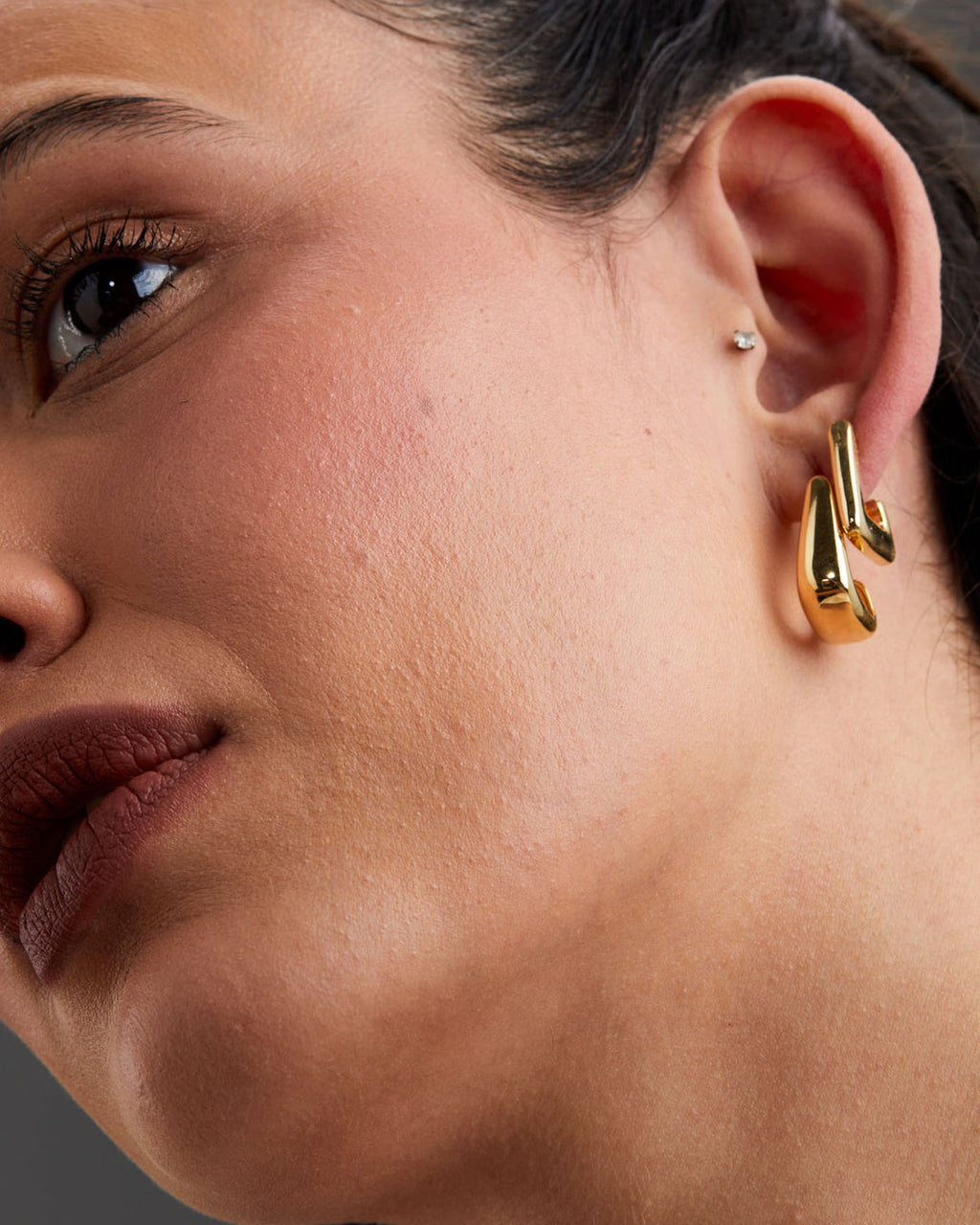 brinco-gota-aberta-dourado-papoula-liquida-2