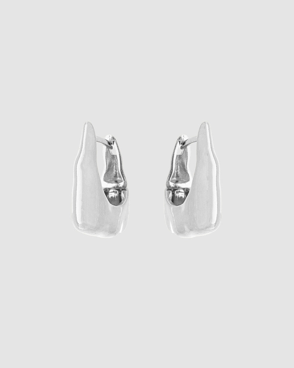 argola-pequena-prateada-papoula-liquida-3