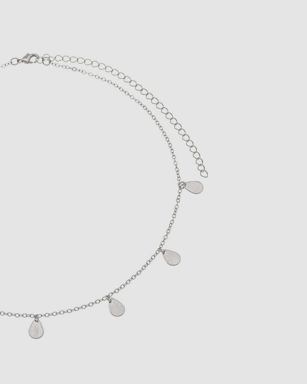 choker-com-penduricalho-chapa-gota-35cm-prateado-papoula-lluvia-1