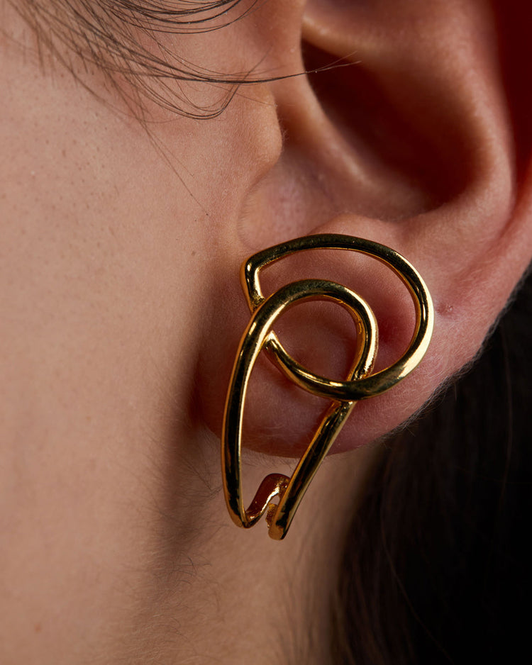 ear-hook-no-laco-dourado-papoula-nautica-2