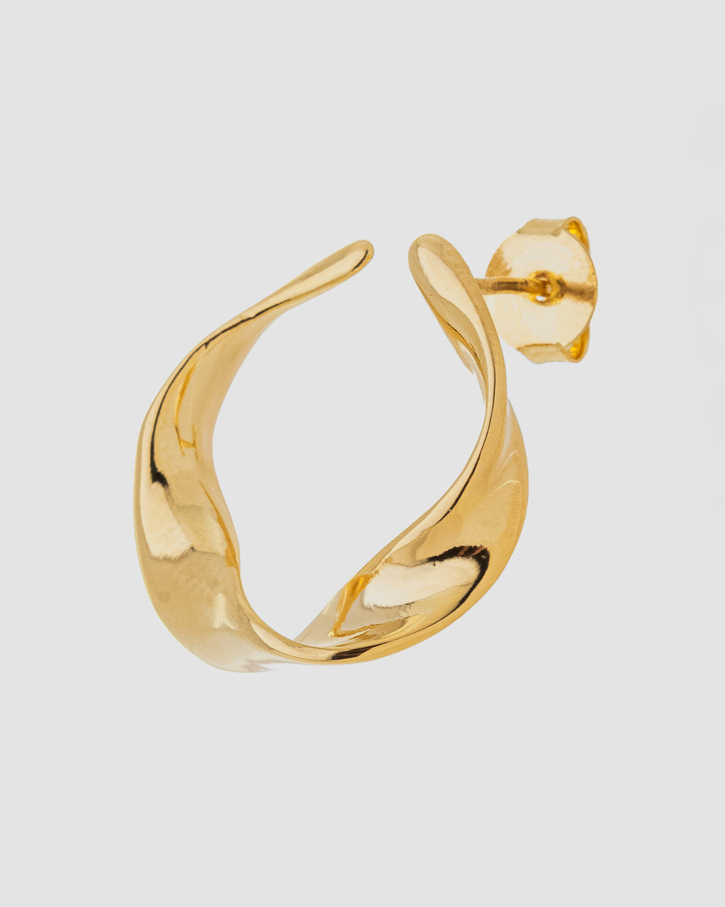 brinco-circulo-torcido-dourado-papoula-orbita-3