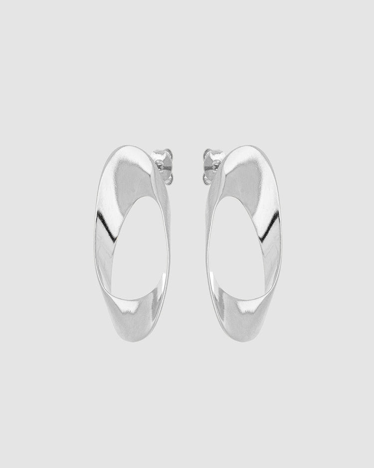 brinco-torcido-prateado-papoula-orbita-3