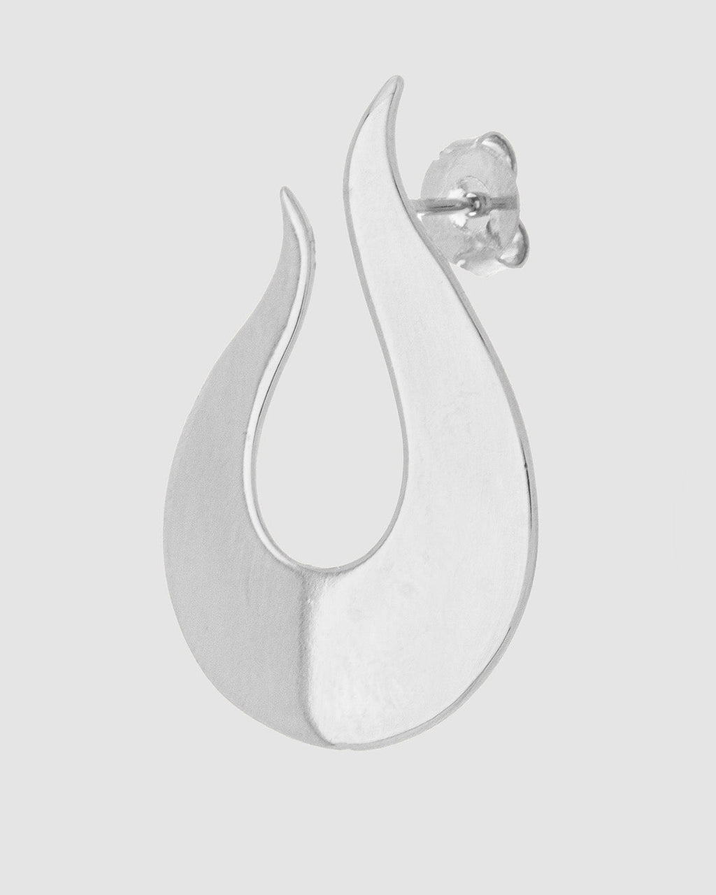 brinco-u-medio-prateado-papoula-orbita-3