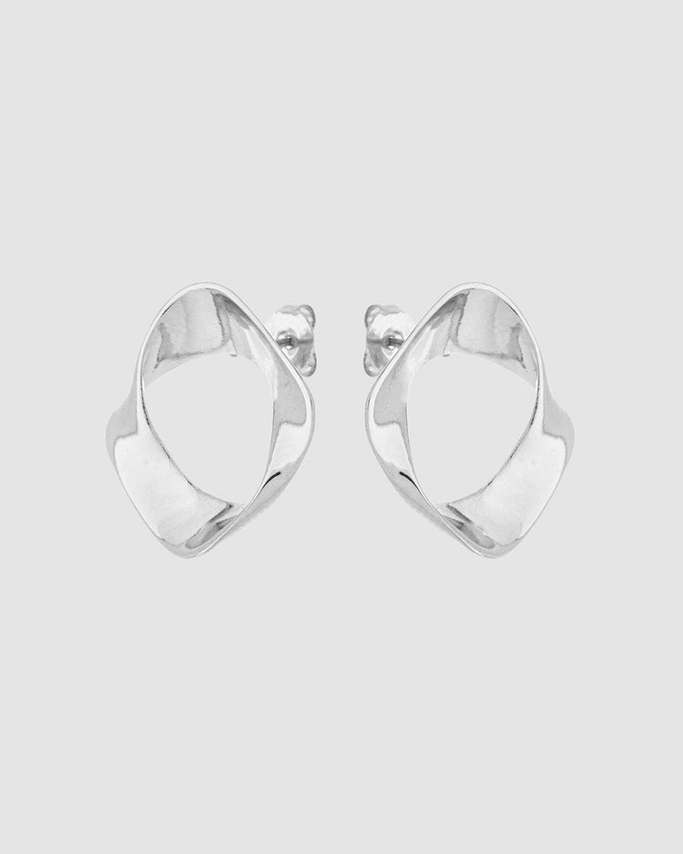 brinco-torcido-pequeno-prateado-papoula-orbita-1