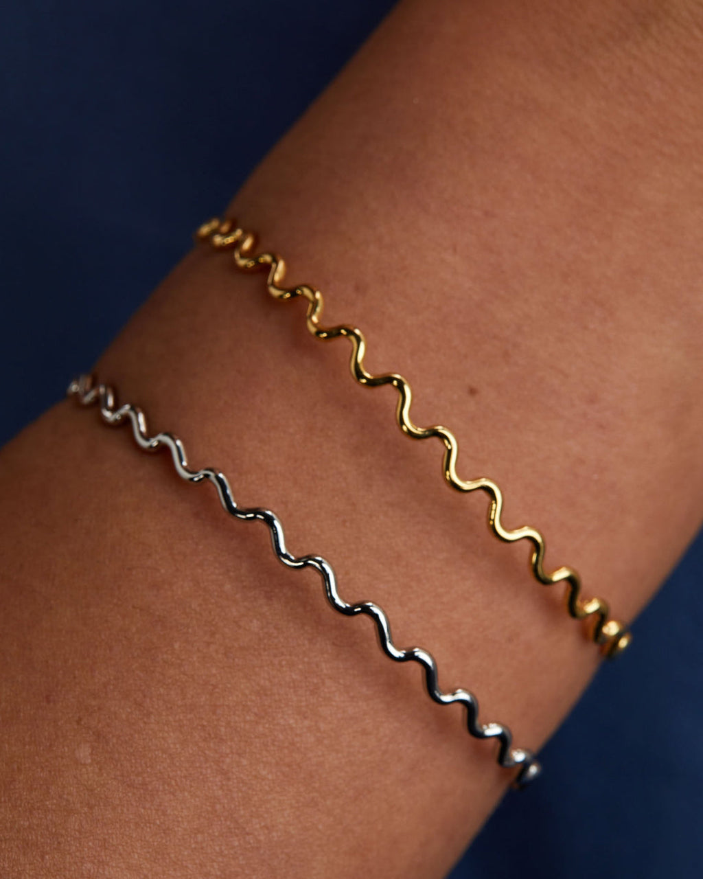 bracelete-onda-ajustavel-dourado-papoula-wave-2
