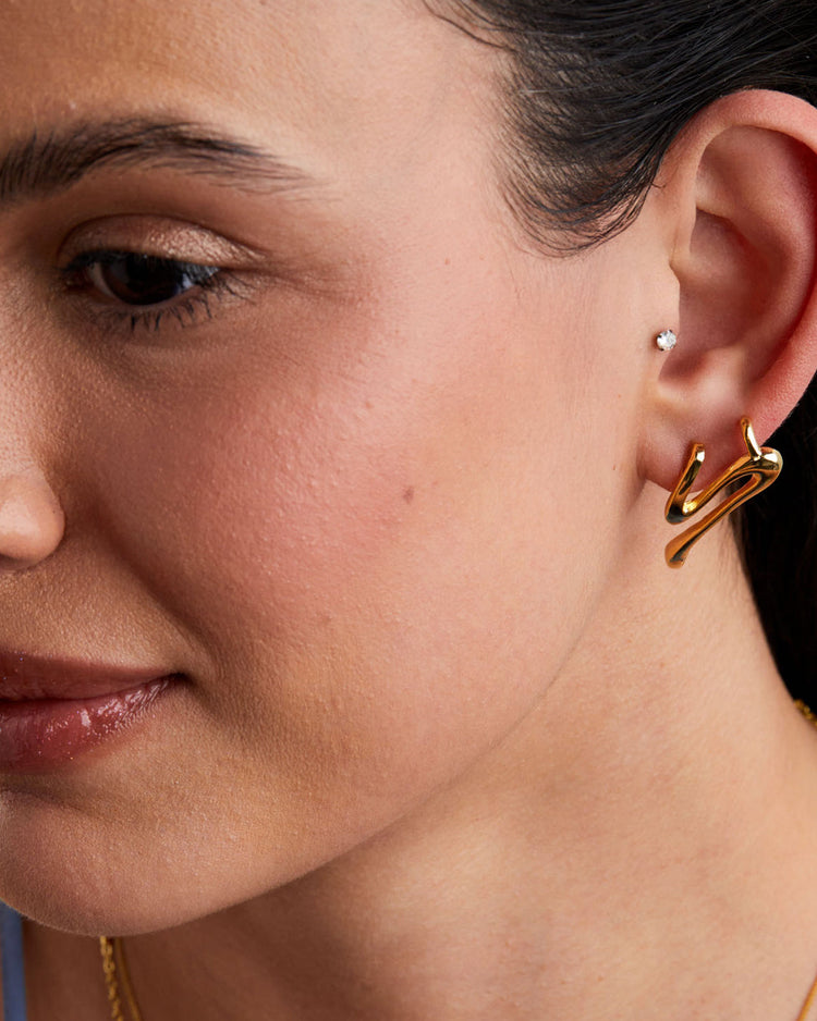 brinco-curvas-dourado-papoula-waves-2