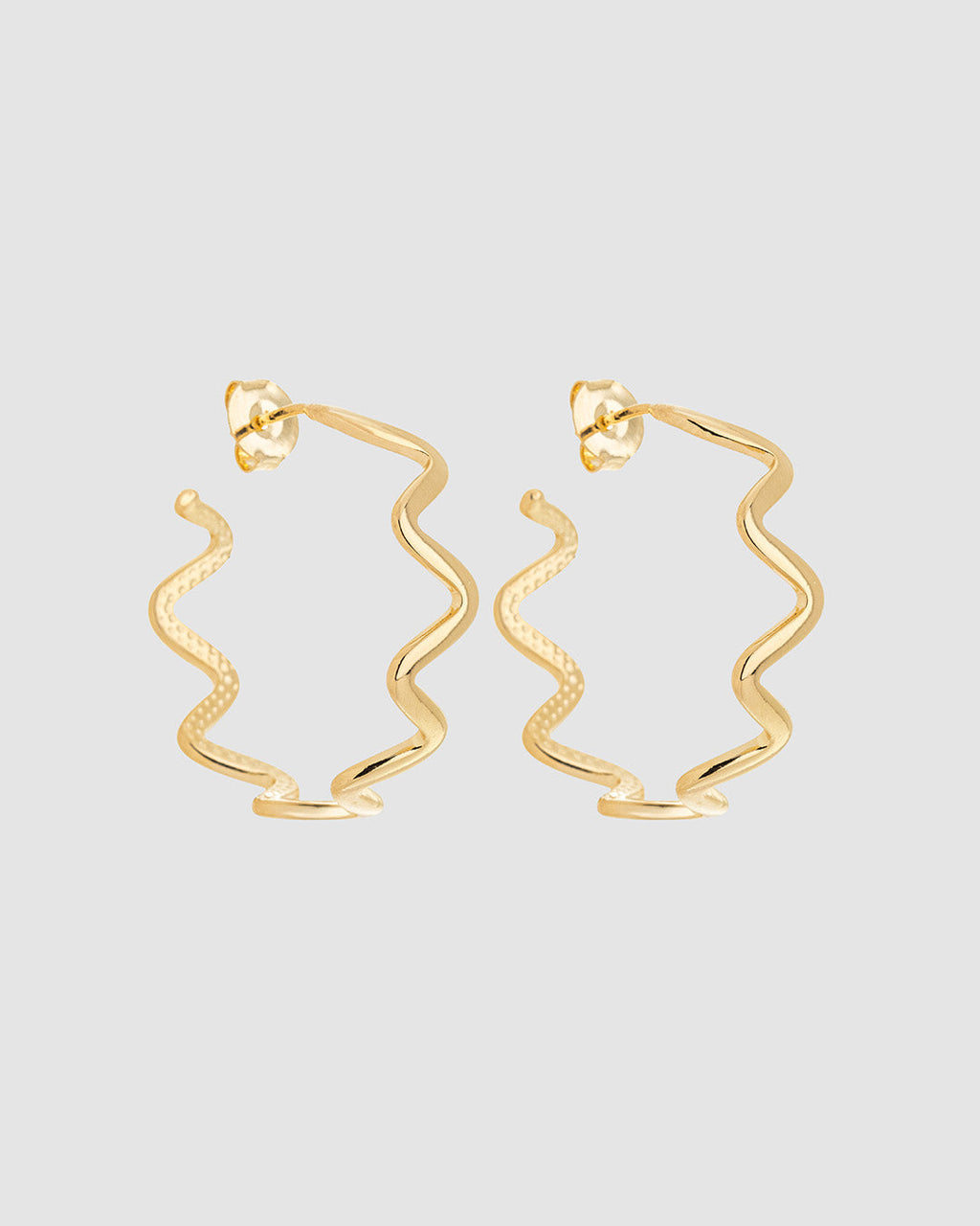 argola-ondulada-dourada-papoula-waves-1