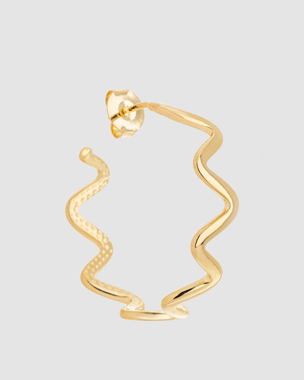 argola-ondulada-dourada-papoula-waves-3