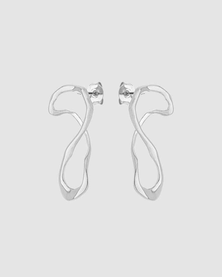 brinco-infinito-contorcido-prateado-papoula-waves-1