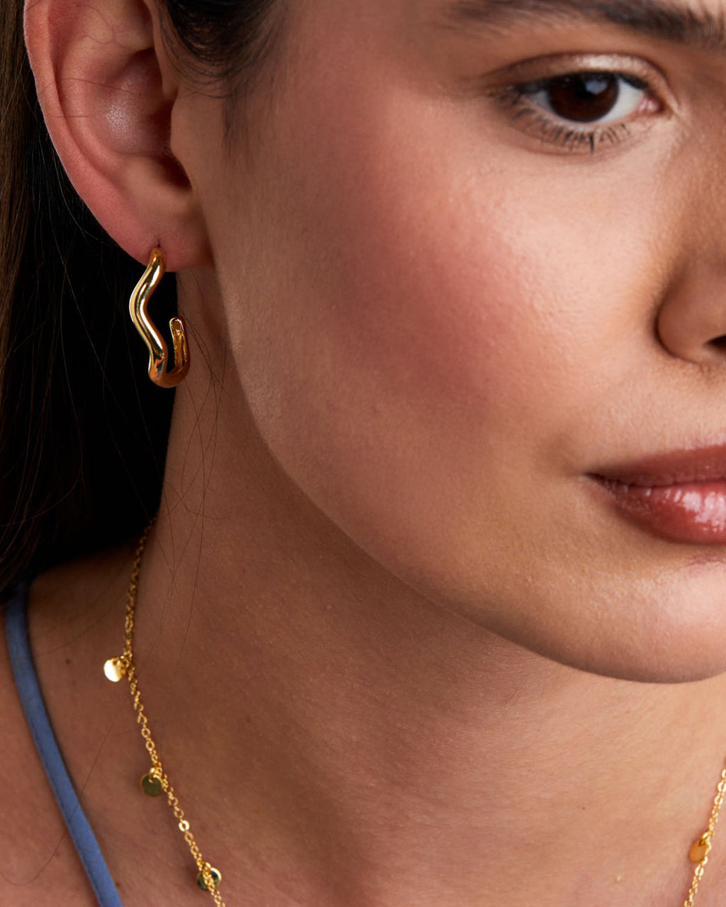 argola-ondulada-aberta-dourada-papoula-waves-2