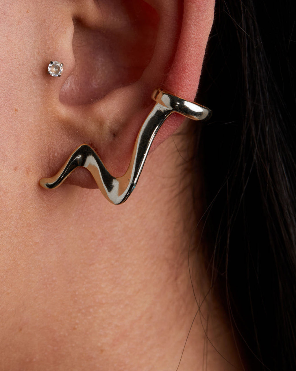 ear-cuff-prateado-papoula-wave-4