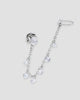 Detalhe brinco ear line piercing fake com zircônia 0,5 cm e corrente com pingentes zircônia banho de ródio — semijoia Papoula