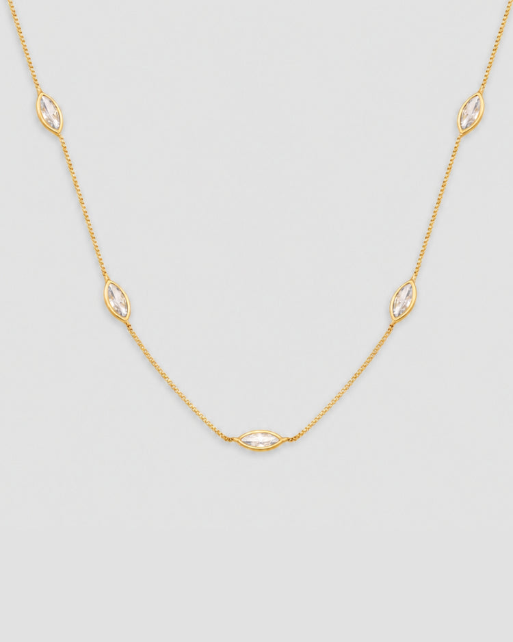 Colar corrente com zircônias navete semijoia banhado a ouro 35 cm — acessório feminino Papoula
