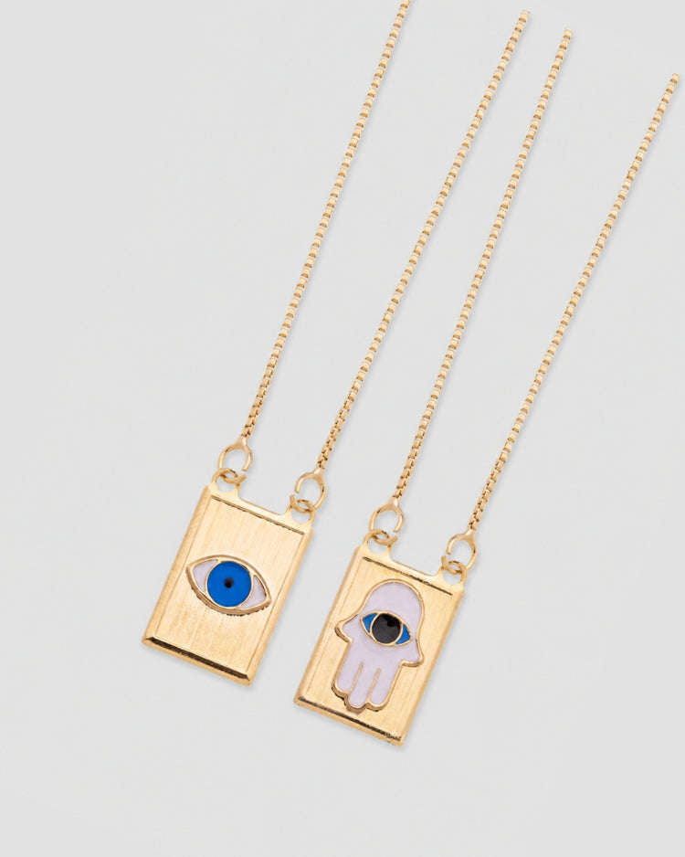 Colar com pingente placa hamsa e olho grego esmaltado branco e azul dourado semijoia banhado a ouro — acessório feminino Papoula