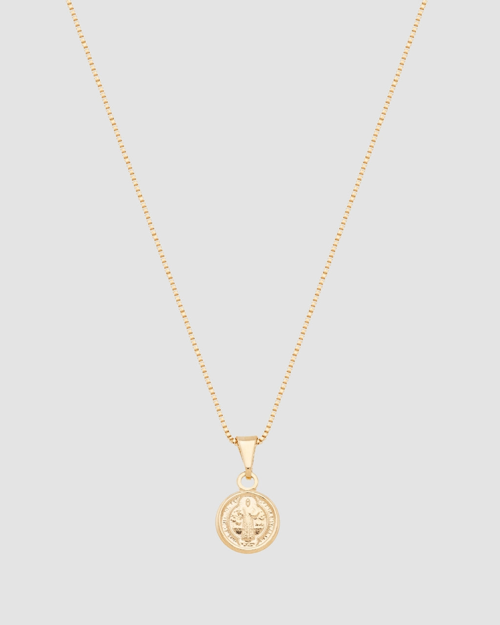 colar medalha São Bento dourado pequeno frente com corrente veneziana 45 cm — semijoia religiosa feminina Papoula