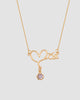colar mãe com zircônia dourado Papoula, semijoia banhada a ouro 18k com pingente mãe coração 2,5cm, 43cm + 5cm extensão com fecho ajustável, zircônia brilhante, fotografado em fundo cinza neutro