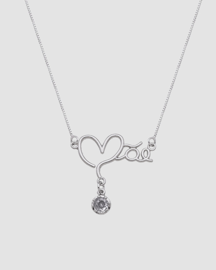 colar mãe com zircônia prateado Papoula, semijoia com pingente mãe coração 2,5cm, 43cm + 5cm extensão com fecho ajustável, zircônia brilhante, fotografado em fundo cinza neutro